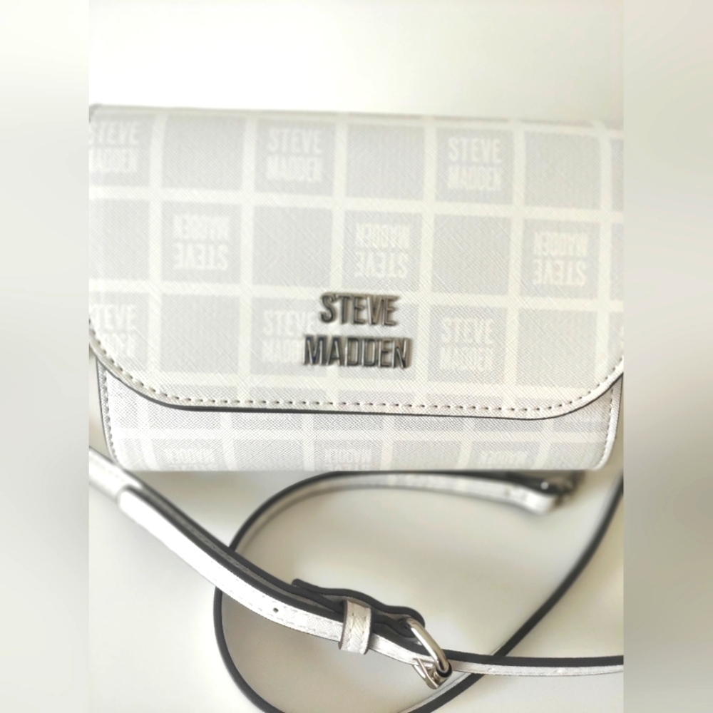 Steve Madden handbag grey colour with logo chain crossbody NWT